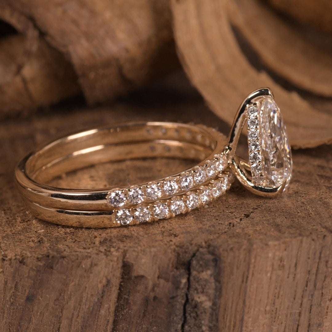 18K Gold Lab Grown Diamond CVD 2CT Pear-Cut Couple Anniversary Ring Set