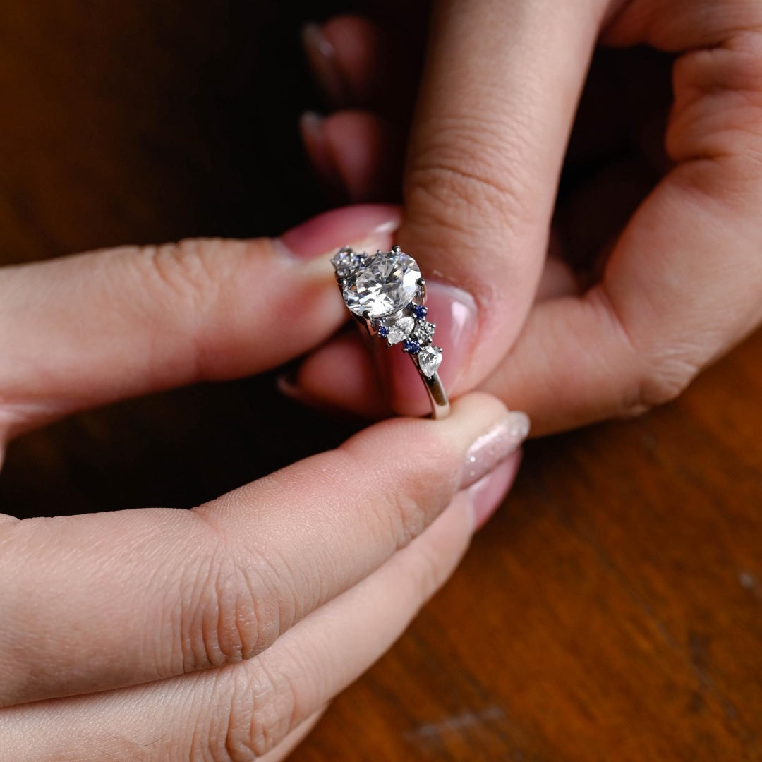 10K Gold Lab Grown Diamond CVD 2CT Oval-Cut Simple and Stylish Anniversary Ring