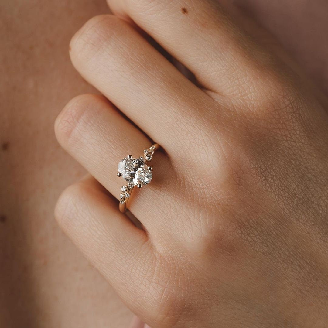 18K Gold Lab Grown Diamond CVD 1.5CT Oval-Cut Promise Ring For Her