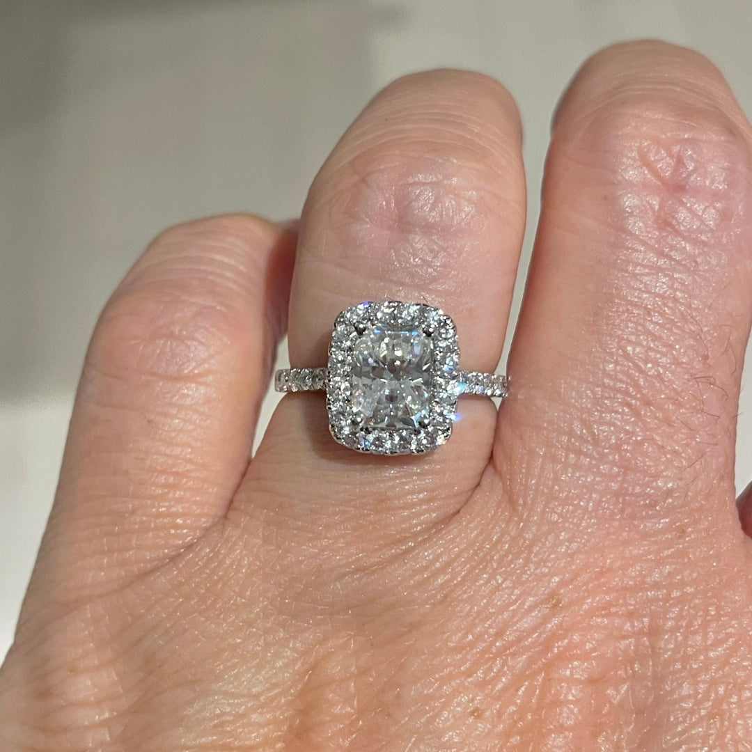 10K Gold Lab Grown Diamond CVD 1.5CT Radiant-Cut Halo Engagement Simple and StylishRing