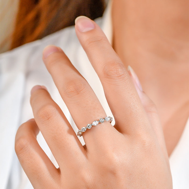 10K Gold Lab Grown Diamond CVD Round-Cut Full Circle Classic Ring For Daily Wear