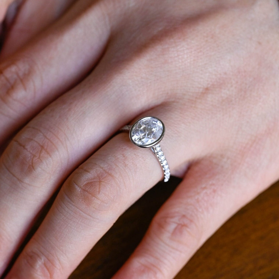 18K Gold Lab Grown Diamond CVD 1CT Oval-Cut Bezel Half Pave Classic Ring