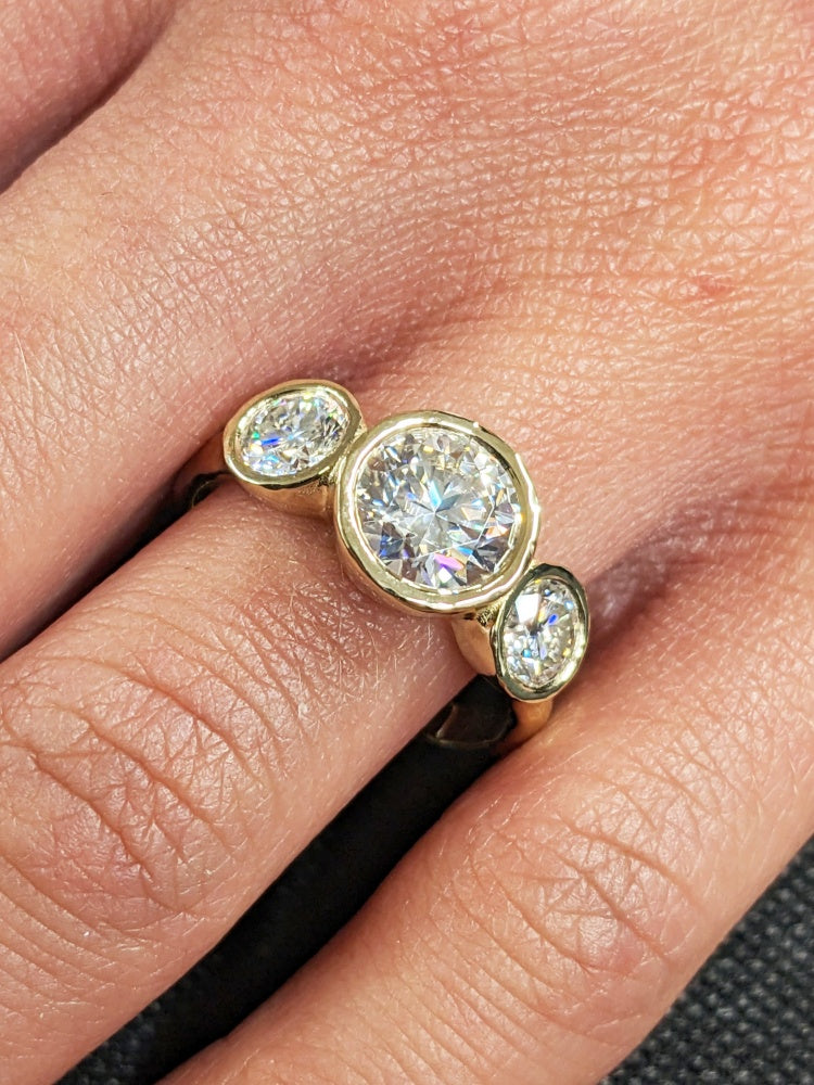 18K Gold Lab Grown Diamond CVD Three Round-Cut Stone Anniversary Ring