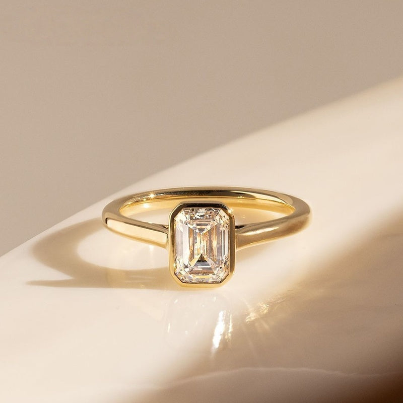 18k Gold Lab Grown Diamond CVD 1CT Emerald Cut Bezel Set