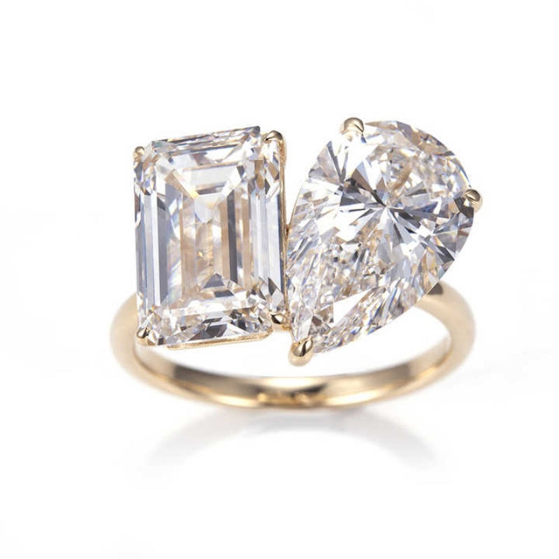 18K Gold Lab Grown Diamond CVD 2CT Emerald & Pear-Cut Toi et Moi Anniversary Ring