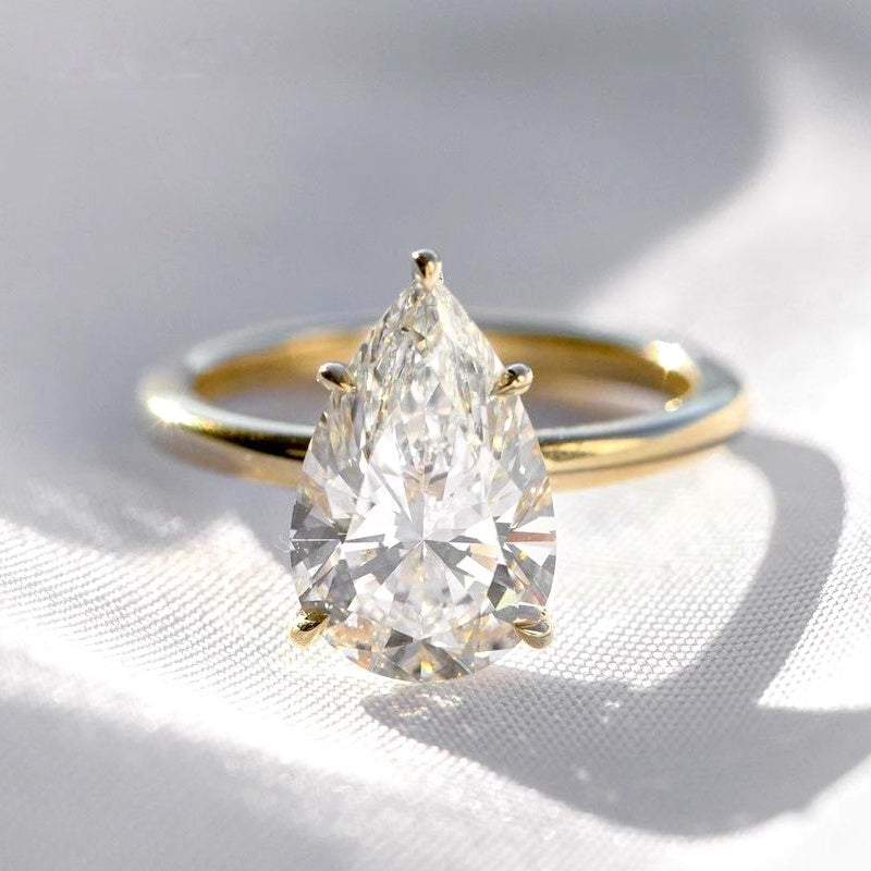 18k Gold Lab Grown Diamond CVD 3CT Pear-Cut 5 Prong Classic Ring