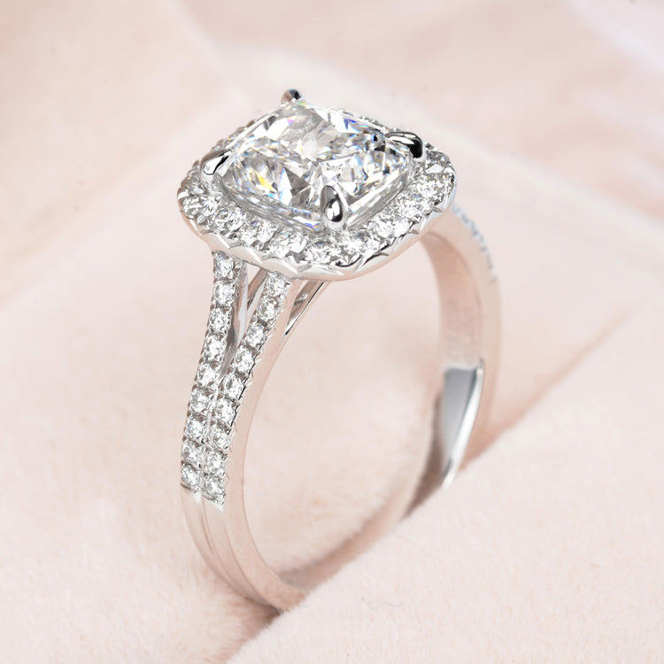 10K Gold Lab Grown Diamond CVD 1CT Cushion-Cut Halo V-shaped Promise Ring For Daily Wear