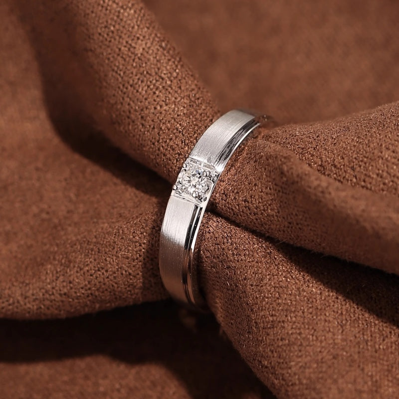 10K Gold Lab Grown Diamond CVD 0.3CT Round-Cut Brushed Finish Polished Beveled Edges Design Anniversary Ring