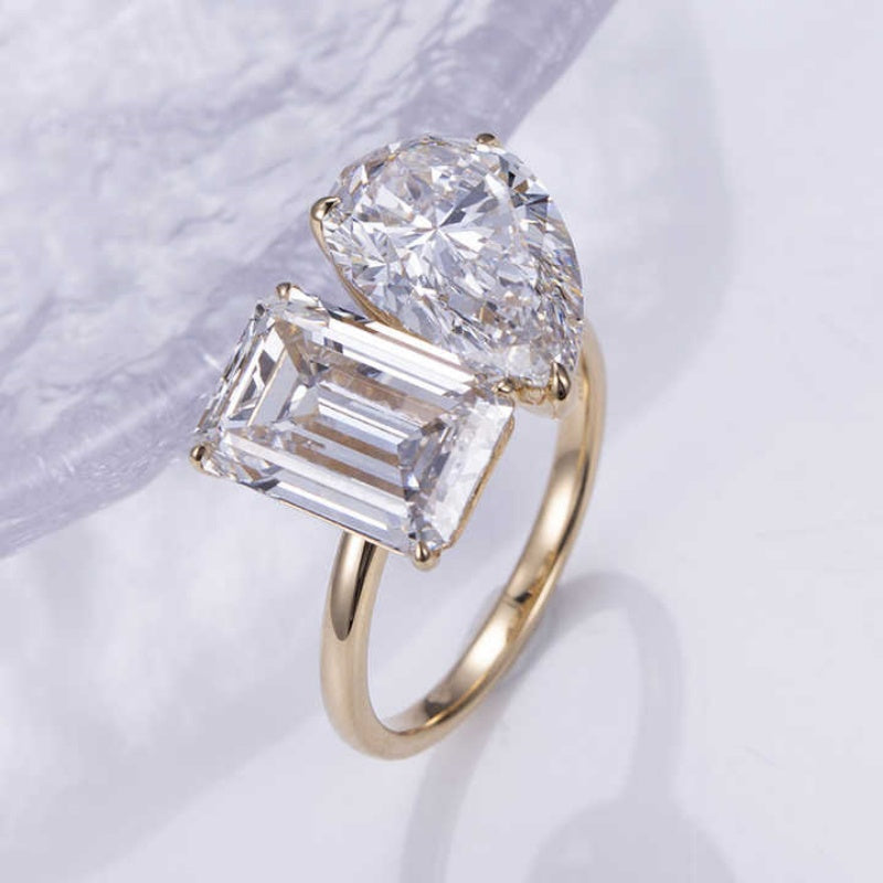 18K Gold Lab Grown Diamond CVD 2CT Emerald & Pear-Cut Toi et Moi Anniversary Ring