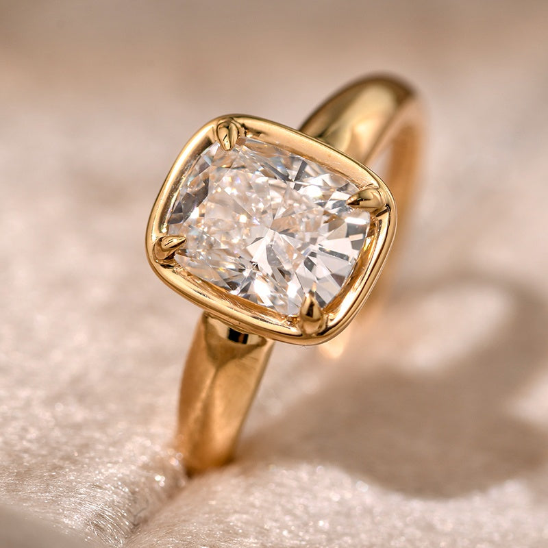 18K Gold Lab Grown Diamond CVD 2CT Cushion Old Money Style Ring For Banquet