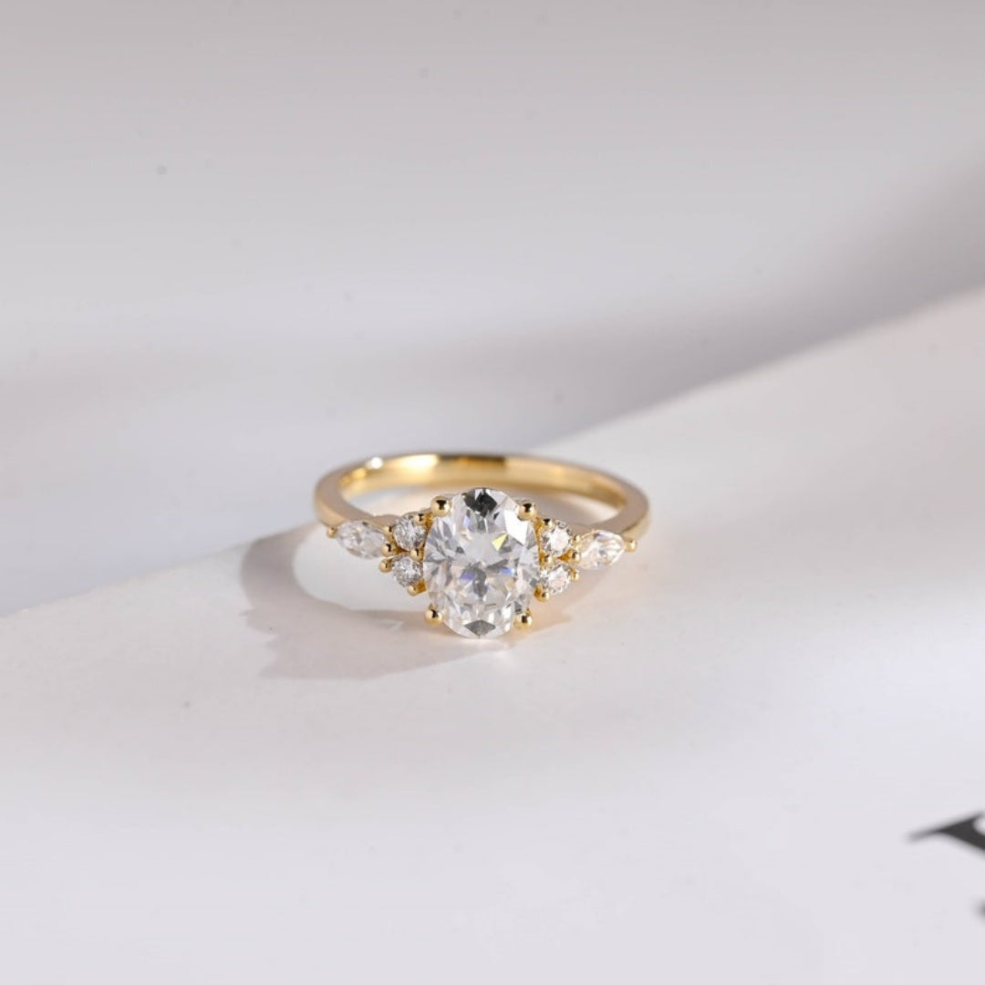 18k Gold Lab Grown Diamond CVD 2CT Oval-Cut Engagement Ring Birthday Gift