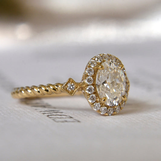 18K Gold Lab Grown Diamond CVD 1CT Oval-Cut Halo Engagement Ring
