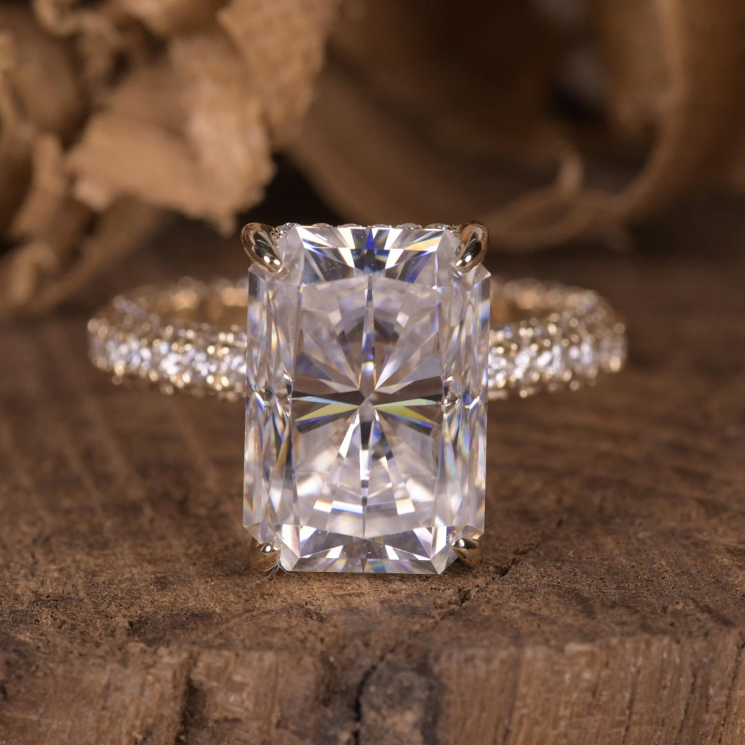 18K Gold Lab Grown Diamond CVD 8CT Radiant-Cut Luxury Engagement Ring