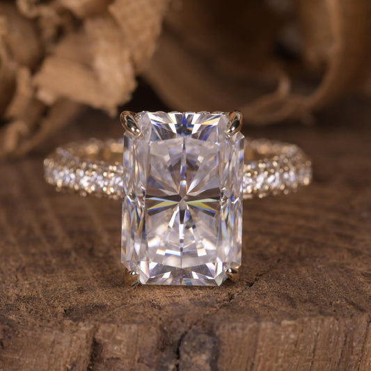 18K Gold Lab Grown Diamond CVD 8CT Radiant-Cut Luxury Engagement Ring