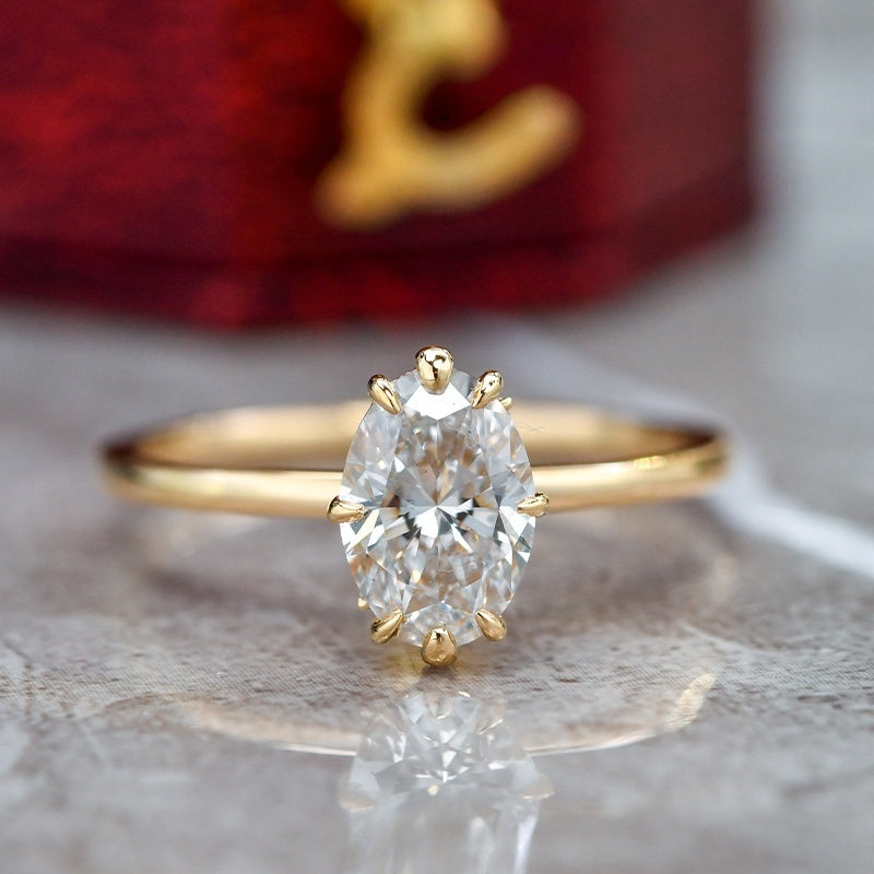18k Gold Lab Grown Diamond CVD 1CT Oval-Cut Symmetrical 8-Claw Style Ring