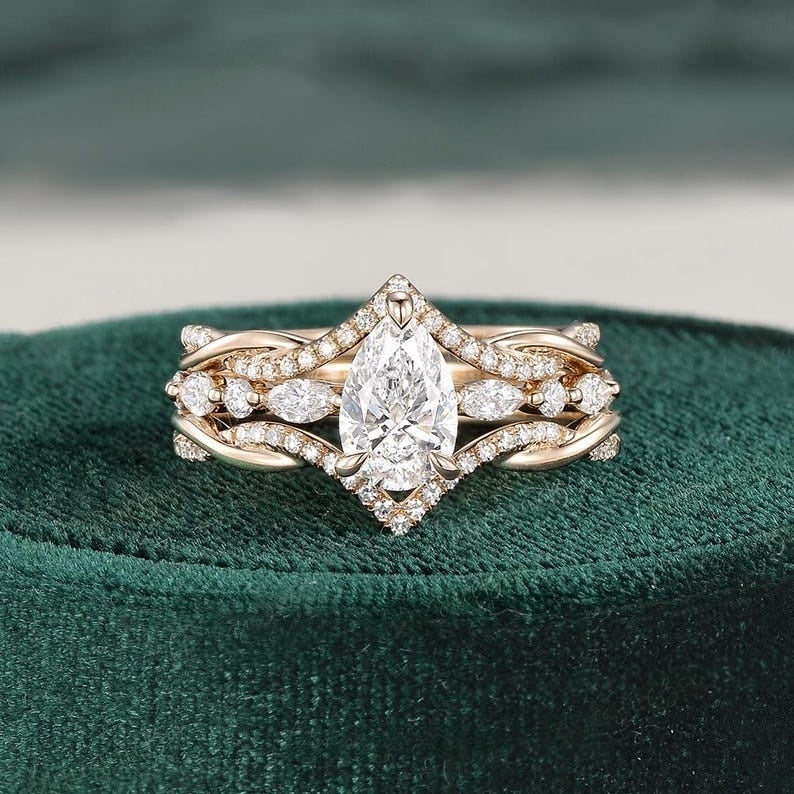 18k Gold Lab Grown Diamond CVD 2CT Pear-Cut Bridal Set Stacking Twisted Band Wedding Ring set