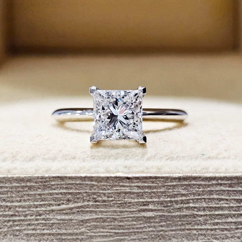 Platinum PT950 Lab Grown Diamond CVD Princess-Cut Minimalist Ring