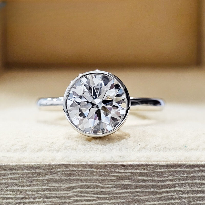 18K Gold Lab Grown Diamond CVD 2CT Round-Cut Bezel Setting Polished Band Engagement Ring