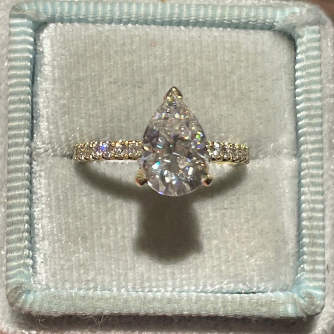 14K Gold Lab Grown Diamond CVD 2.5CT Pear-Cut Yellow Gold Under Halo Classic Ring