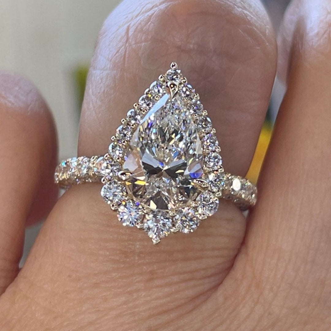 14K Gold Lab Grown Diamond CVD 2.5CT Radiant-Cut Anniversary Ring For Daily Wear
