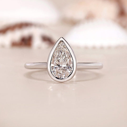 10K Gold Lab Grown Diamond CVD 1CT Pear-Cut Bezel Setting Simple and Stylish Promise Ring