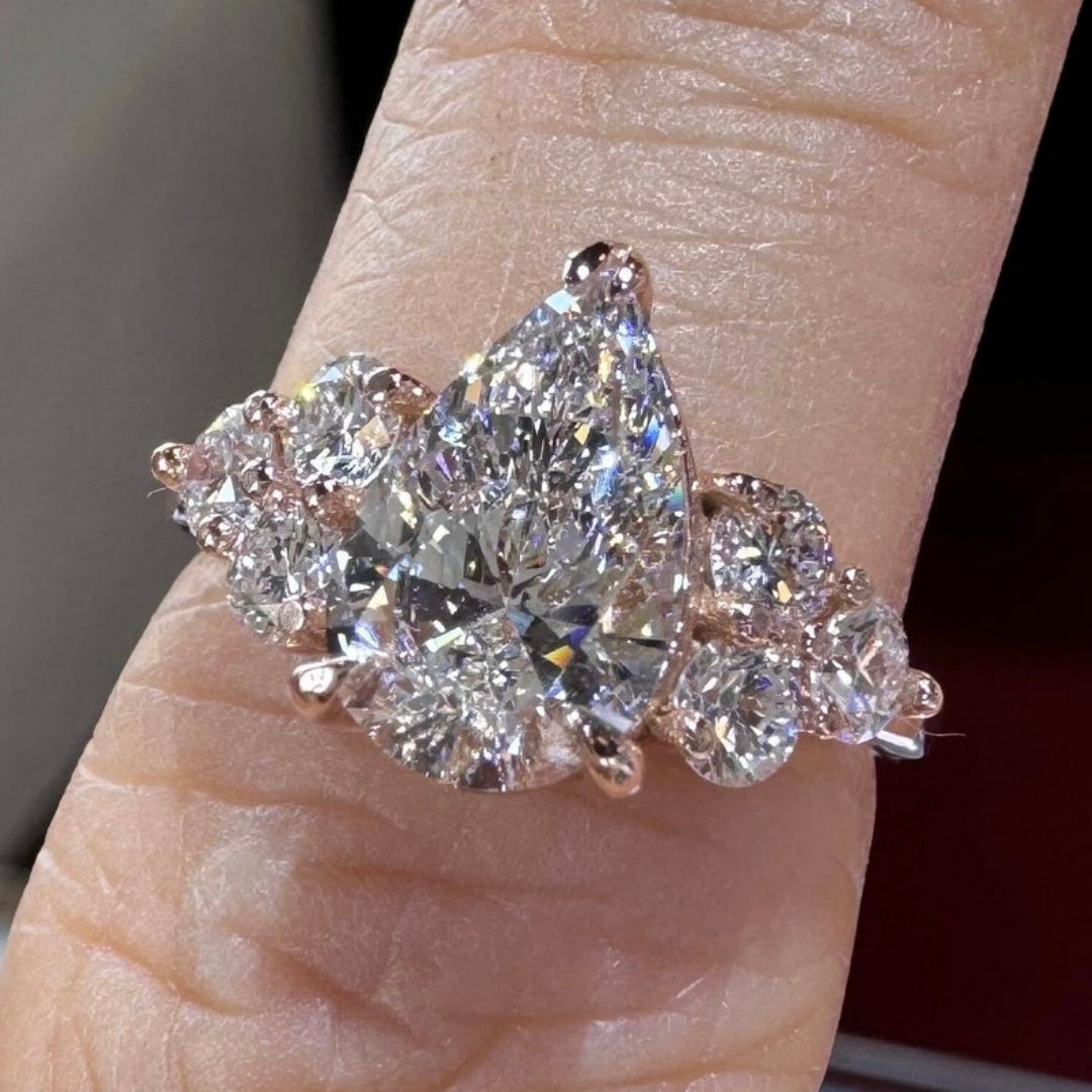 18K Gold Lab Grown Diamond CVD 3CT Pear-Cut Side Round Brilliant 6 Pieces Wedding Ring