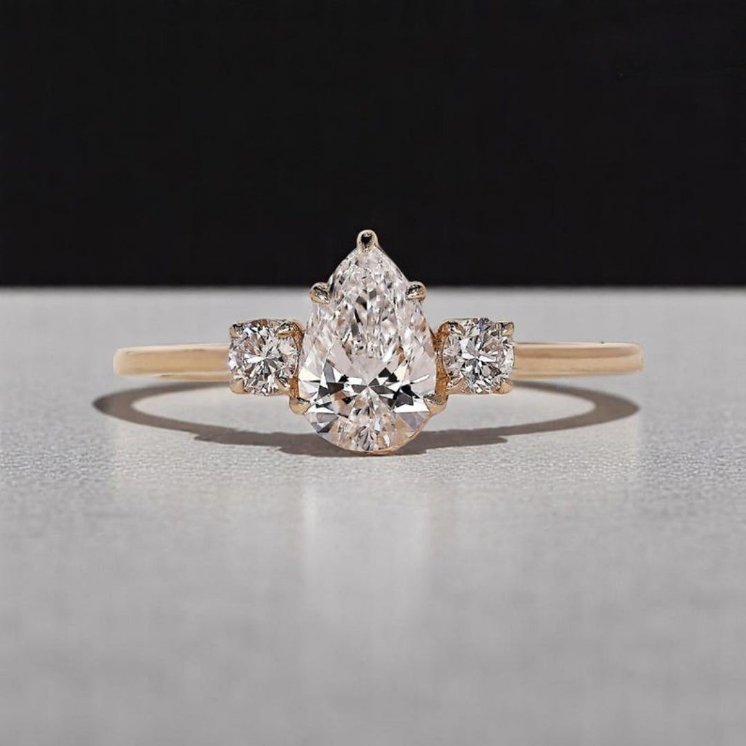 18K Gold Lab Grown Diamond CVD 2CT Pear-Cut Unique Design Promise Ring