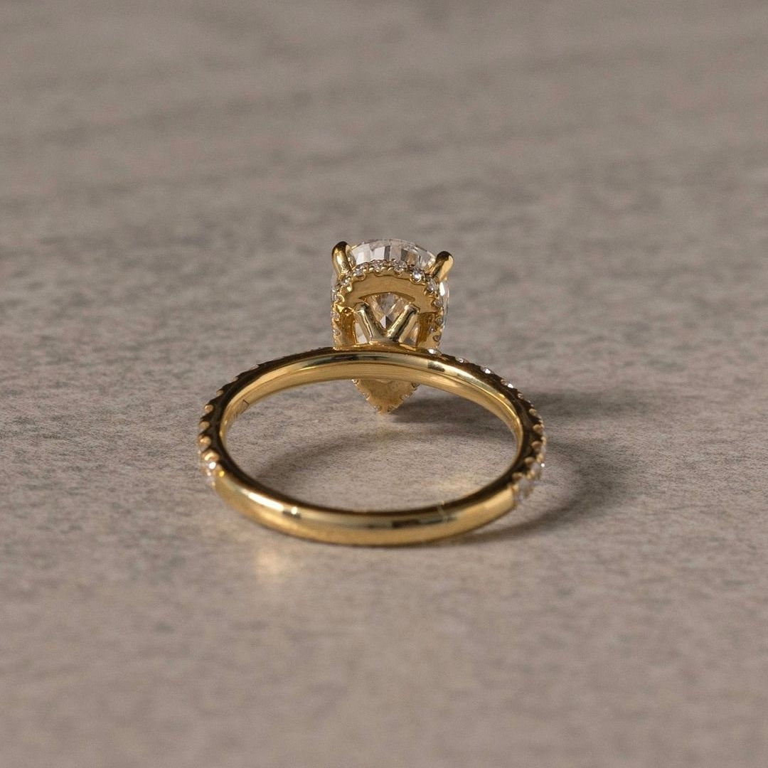 18k Gold Lab Grown Diamond CVD 1.5CT Pear-Cut Hidden Halo Engagement Ring