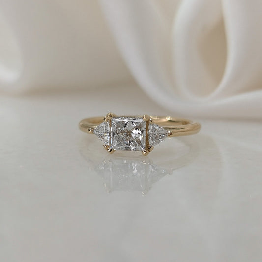 10K Gold Lab Grown Diamond CVD 1CT Princess-Cut Side Triangel Engagement Ring