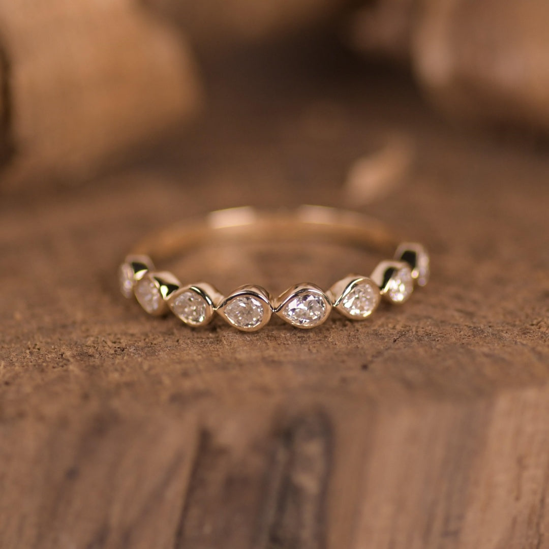 18K Gold Lab Grown Diamond CVD Thin Band Minimalist Classic Ring