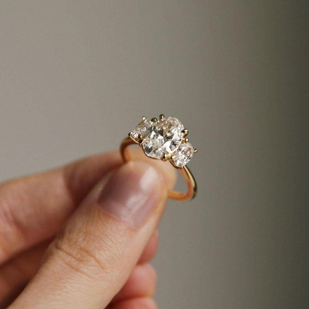 18K Gold Lab Grown Diamond CVD 2CT Oval-Cut Three Stone Trilogy Ring