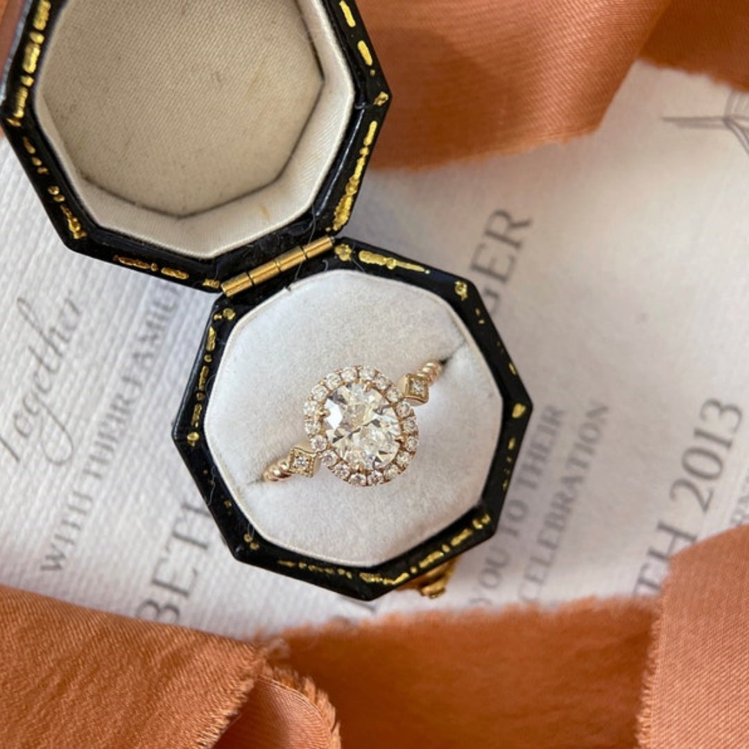 18K Gold Lab Grown Diamond CVD 1CT Oval-Cut Halo Engagement Ring