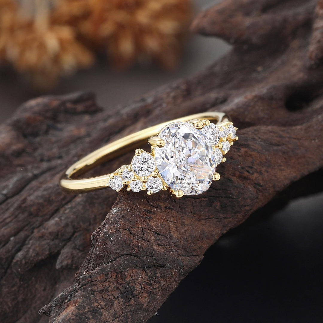 18k Gold Lab Grown Diamond CVD 1.5CT Oval-Cut Yellow Gold Bridal Ring