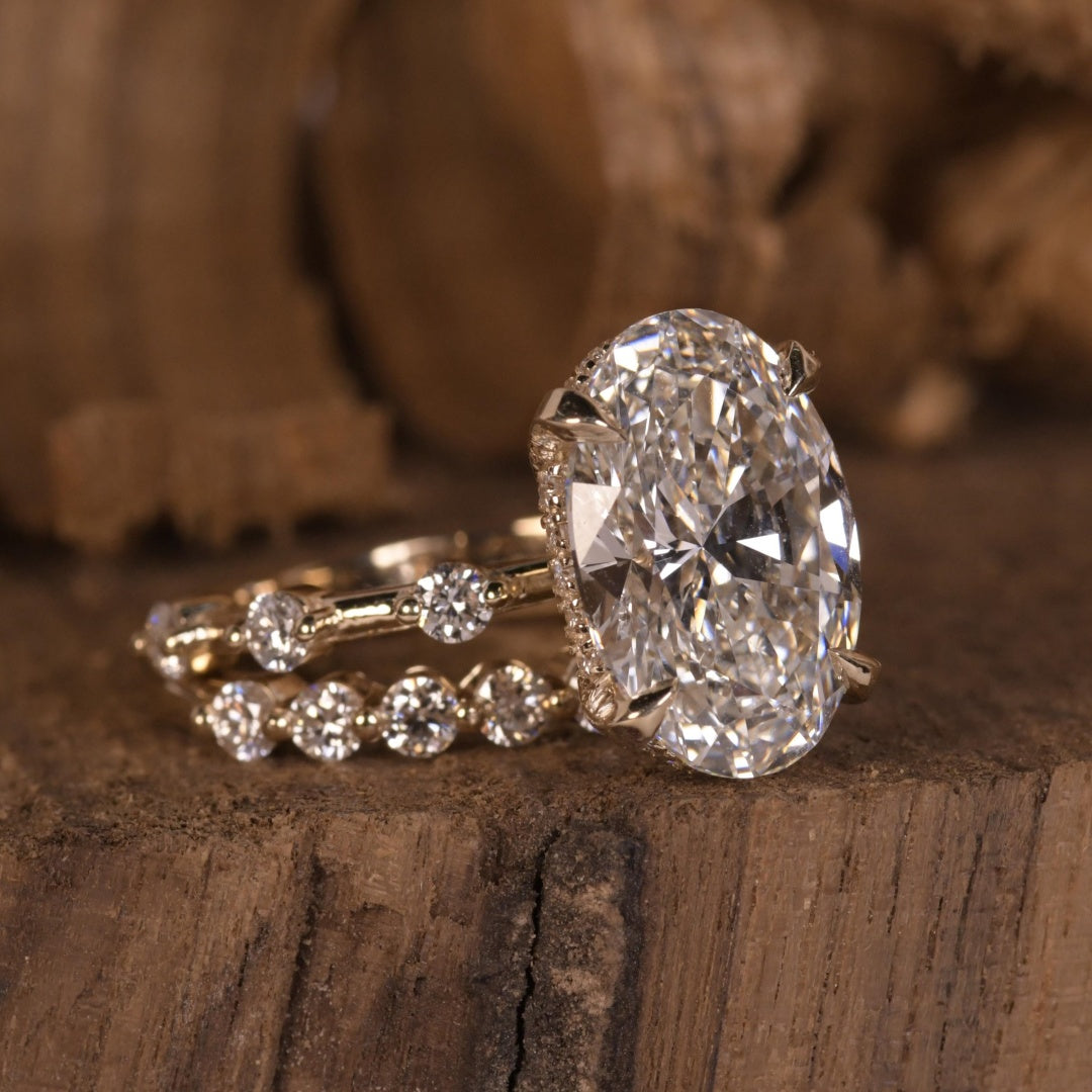 18K Gold Lab Grown Diamond CVD 4CT Oval-Cut Hidden Halo Luxury Anniversary Ring Set