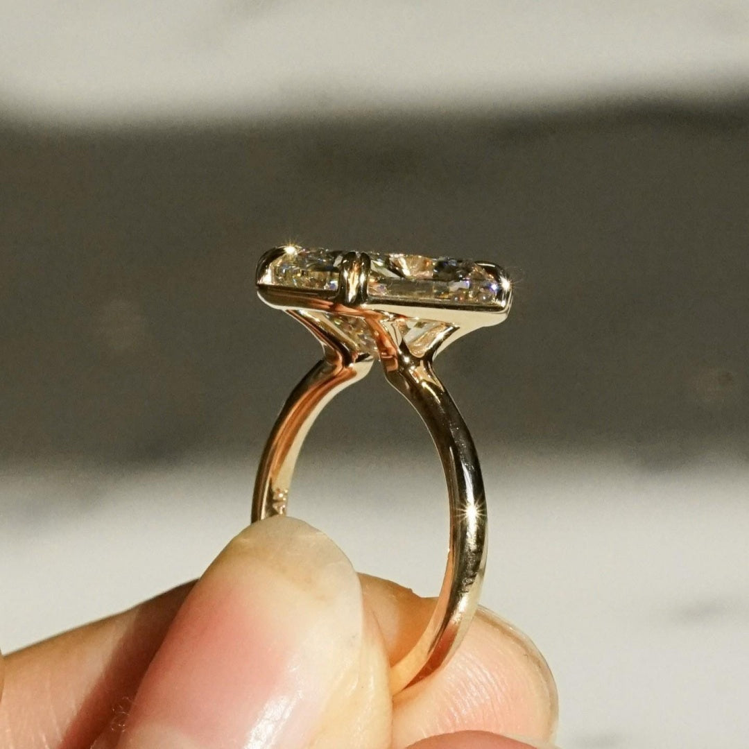 18K Gold Lab Grown Diamond CVD 3CT Radiant-Cut Eagle Claw Classic Ring