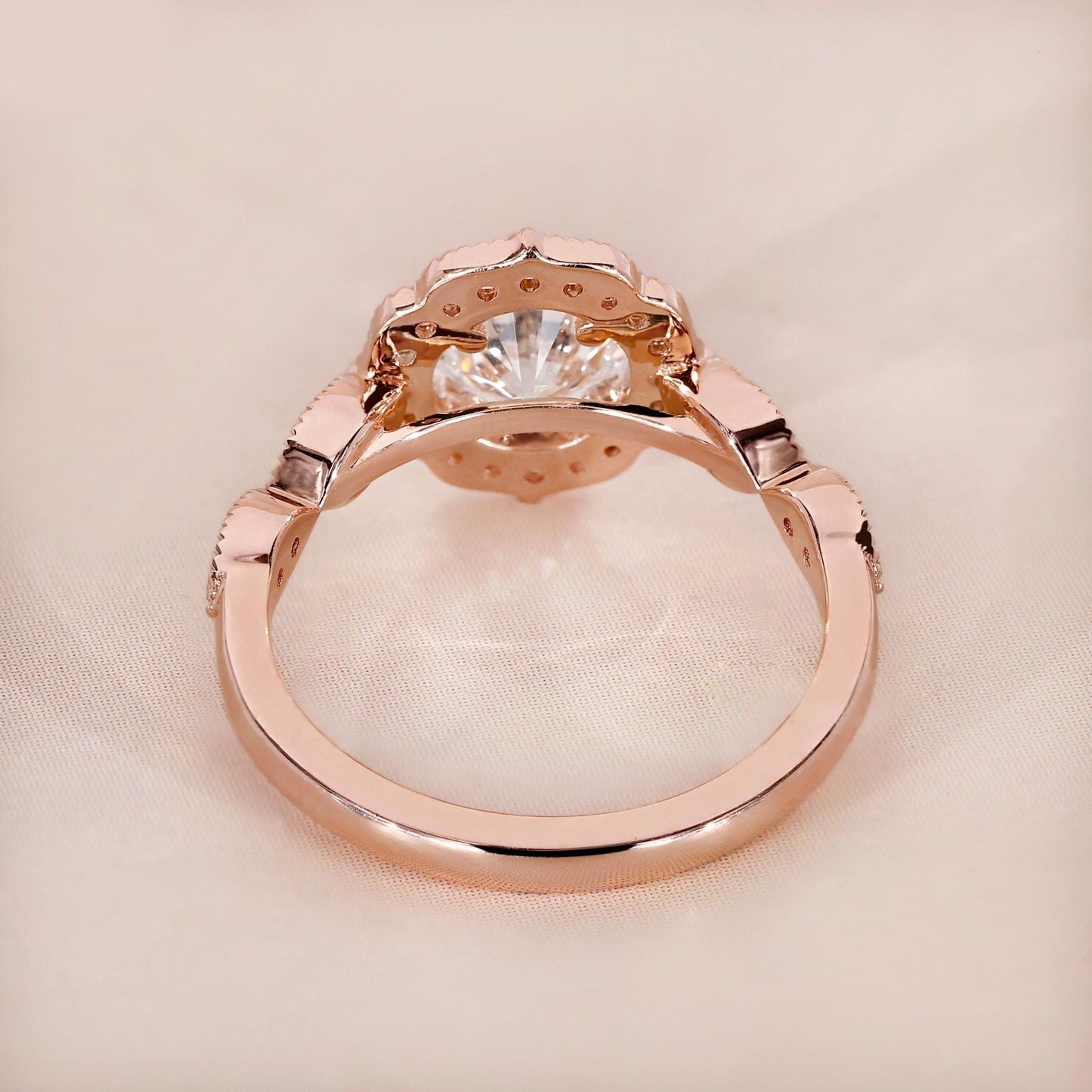 18k Gold Lab Grown Diamond CVD 1CT Round-Cut Art Deco Diamond Engagement Ring