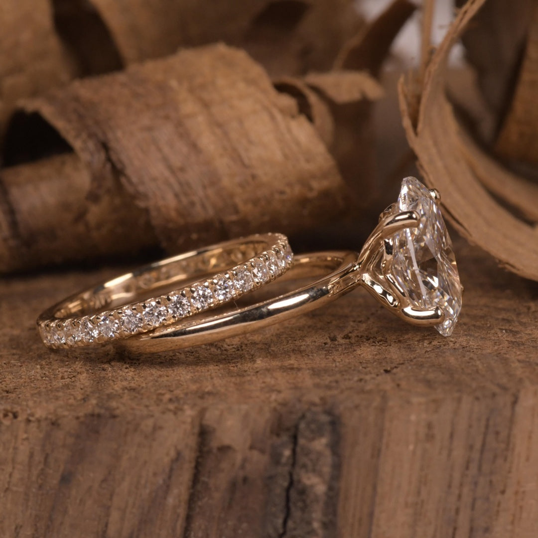 18K Gold Lab Grown Diamond CVD 2CT Ovla-Cut Hidden Halo Classic Ring Set