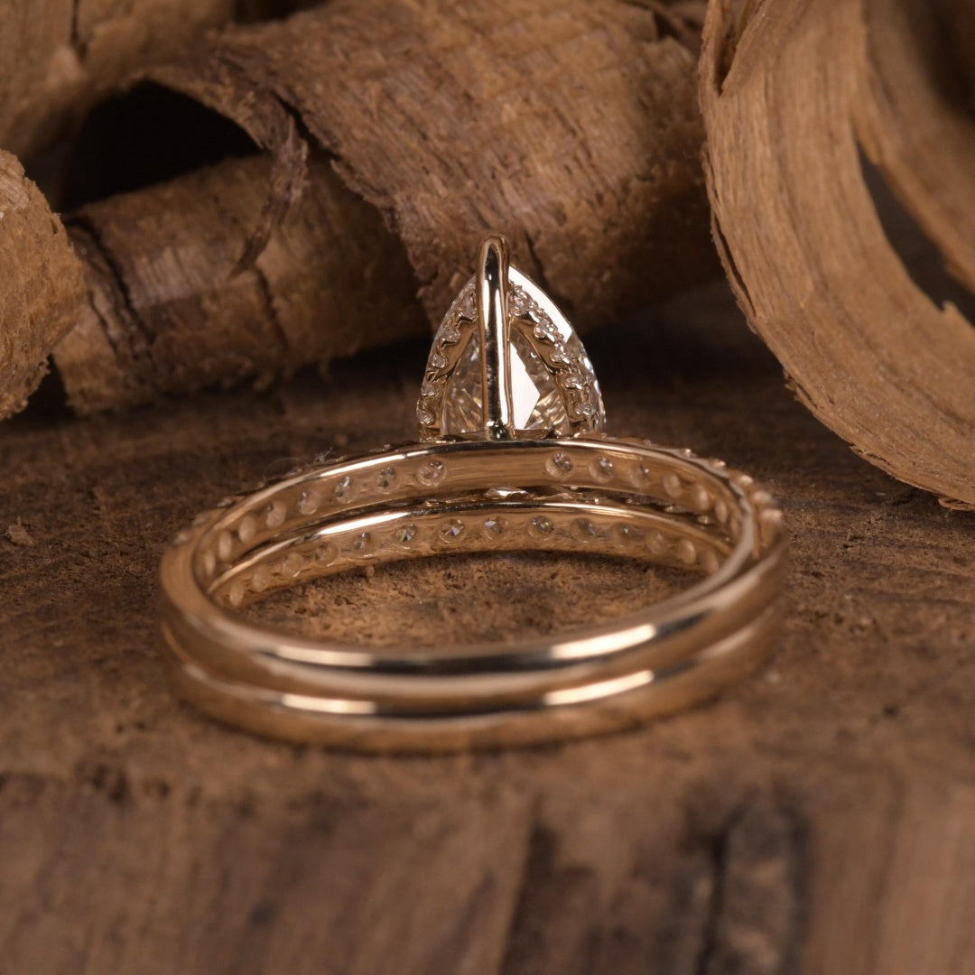 18K Gold Lab Grown Diamond CVD 2CT Pear-Cut Couple Anniversary Ring Set