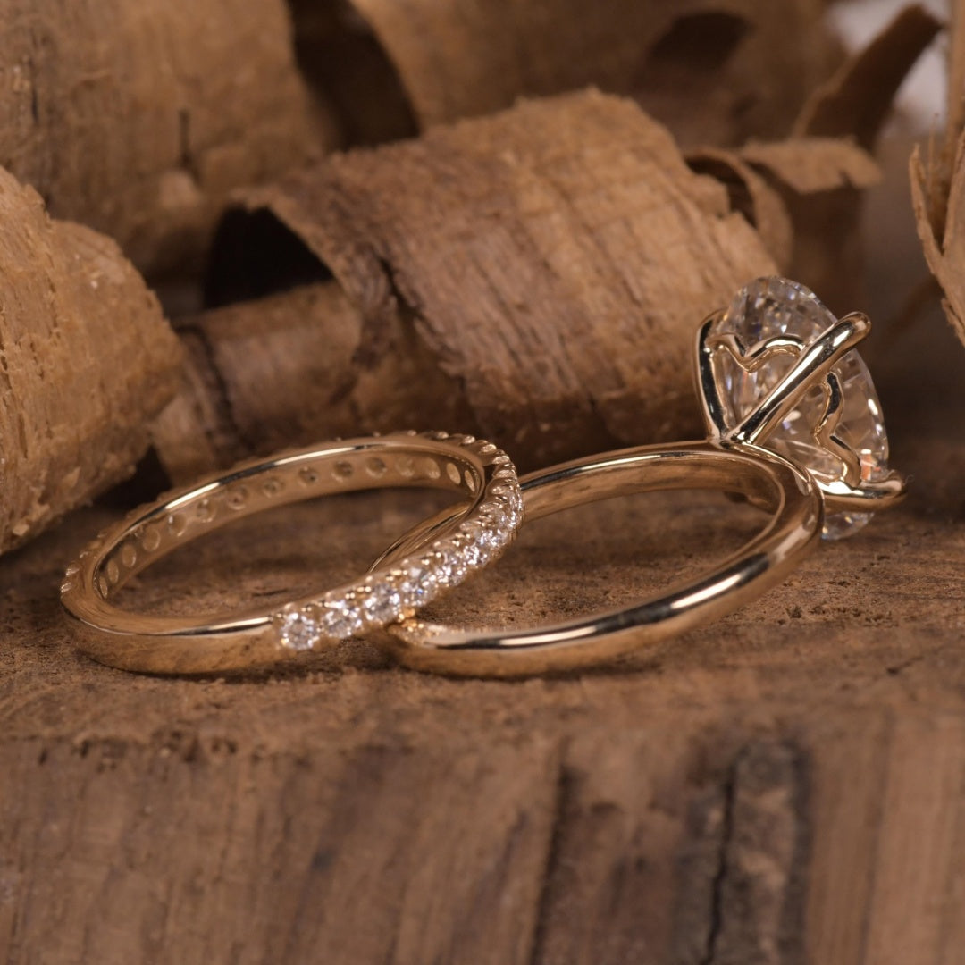 18K Gold Lab Grown Diamond CVD 2CT Ovla-Cut Hidden Halo Classic Ring Set