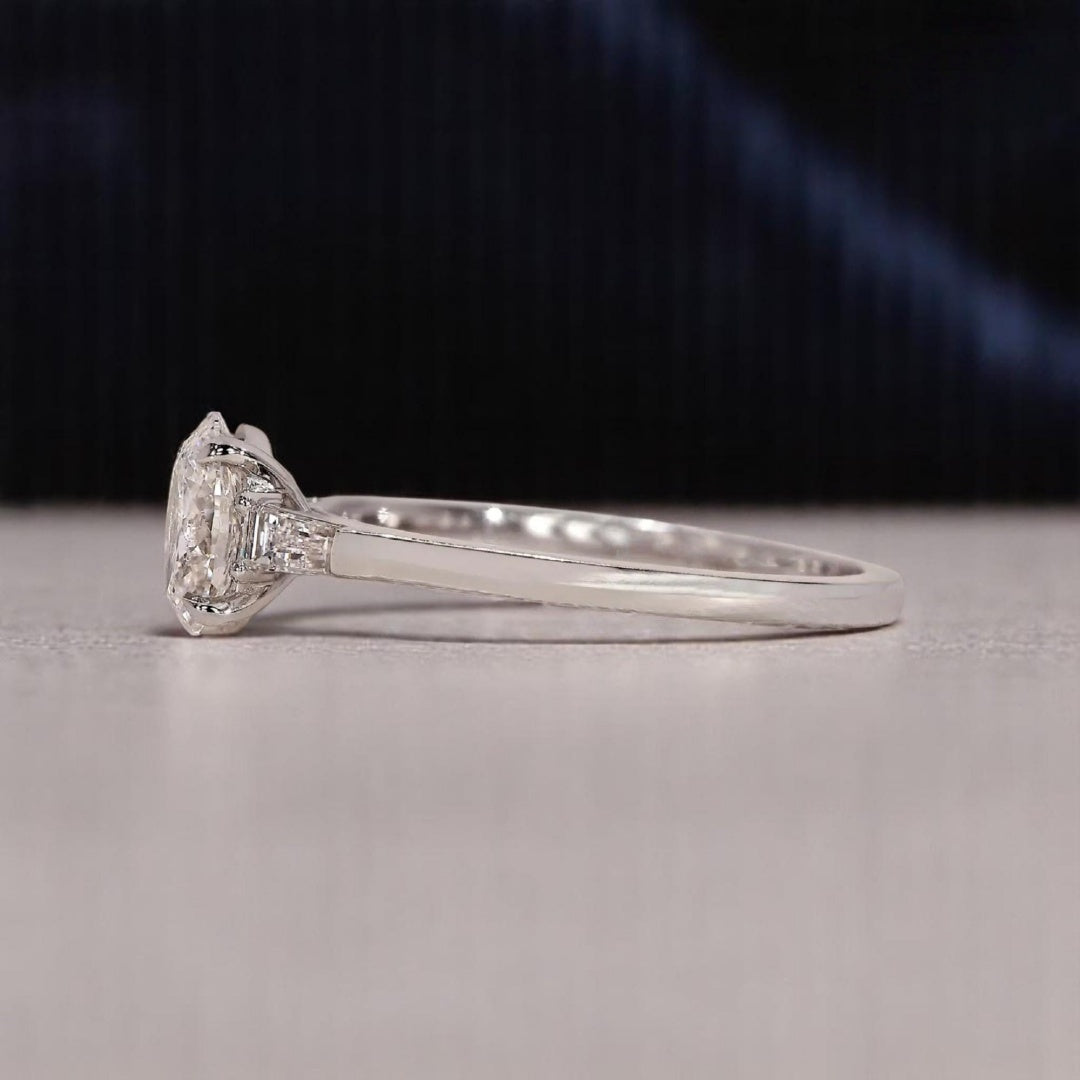 14K Gold Lab Grown Diamond CVD 2CT Ovla-Cut Promise Ring For Her