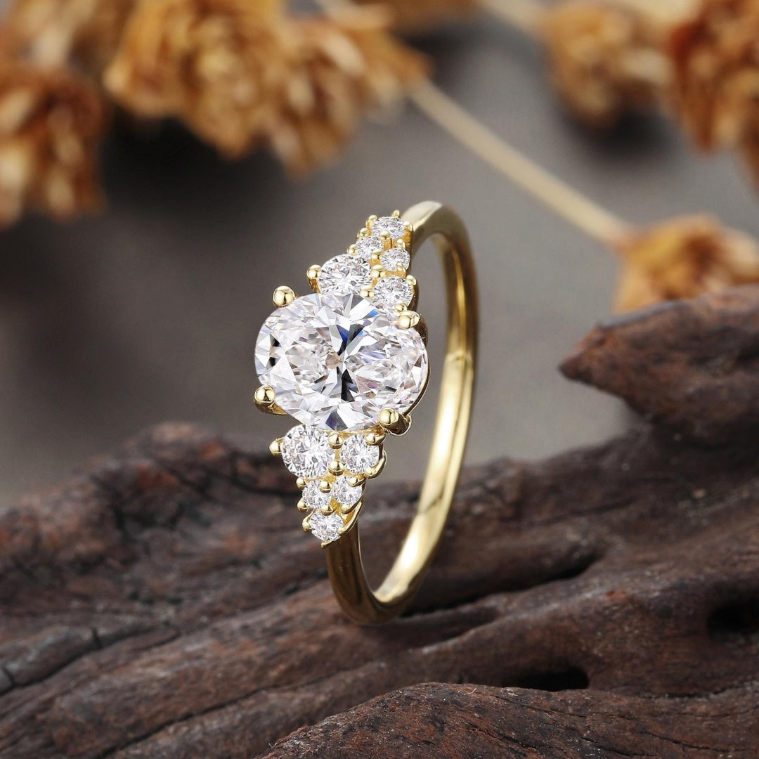18k Gold Lab Grown Diamond CVD 1.5CT Oval-Cut Yellow Gold Bridal Ring