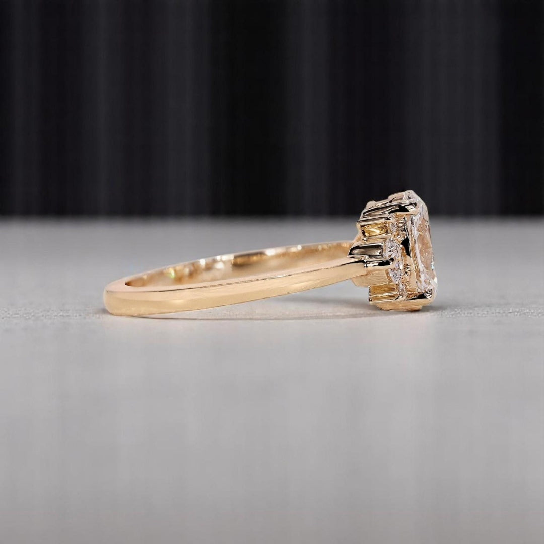18K Gold Lab Grown Diamond CVD 2CT Oval-Cut Unique Classic Women's Ring