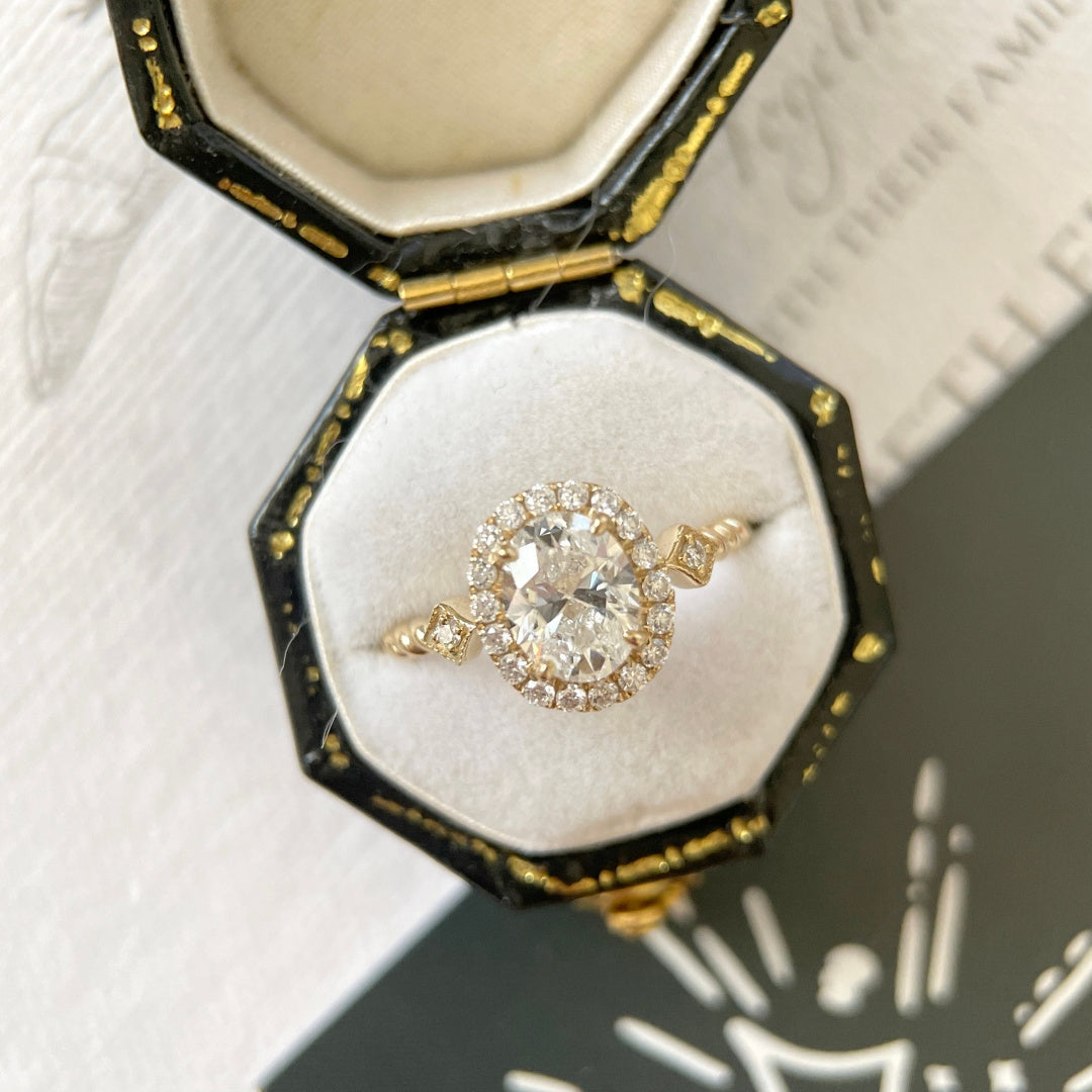 18K Gold Lab Grown Diamond CVD 1CT Oval-Cut Halo Engagement Ring