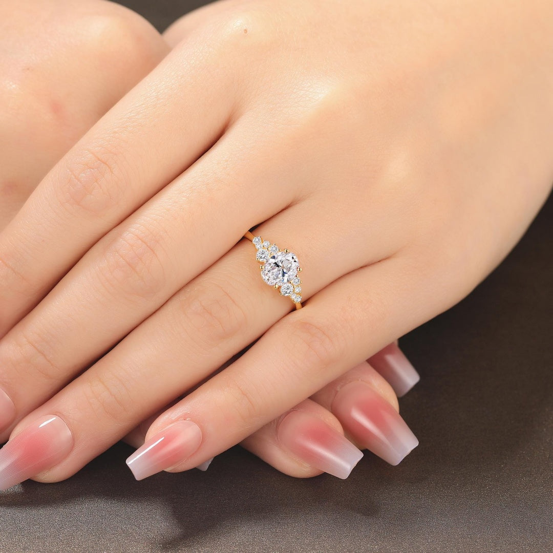 18k Gold Lab Grown Diamond CVD 1.5CT Oval-Cut Yellow Gold Bridal Ring