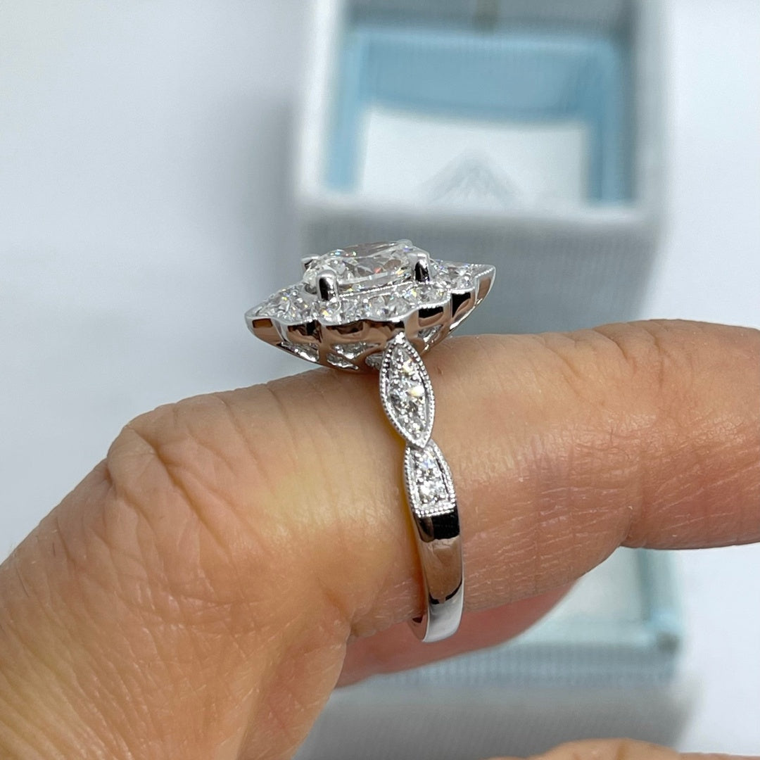 14K Gold Lab Grown Diamond CVD 1.5CT Ovla-Cut Vintage Royal Flower Style Classic Ring