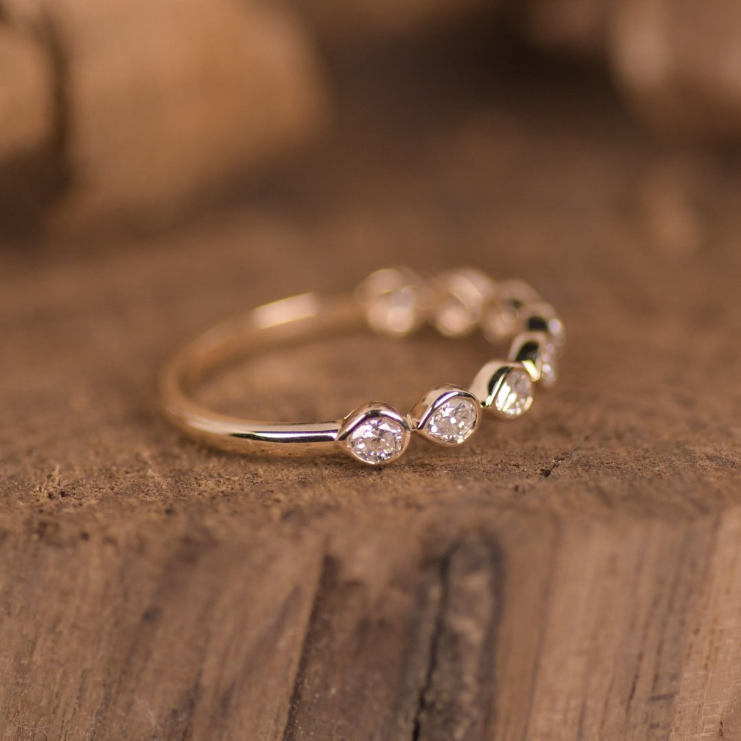 18K Gold Lab Grown Diamond CVD Thin Band Minimalist Classic Ring