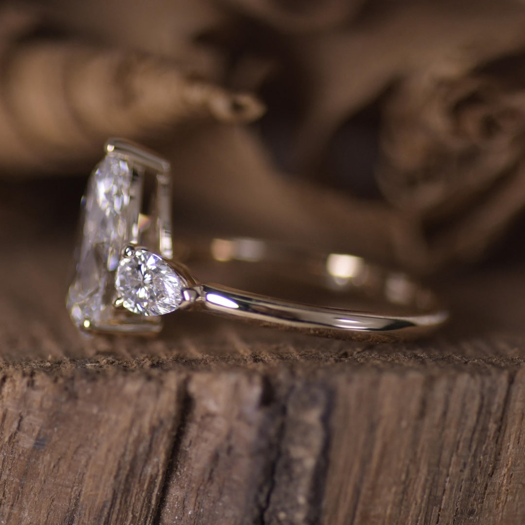 18K Gold Lab Grown Diamond CVD 3CT Pear-Cut Classic Design Holiday Gift Ring