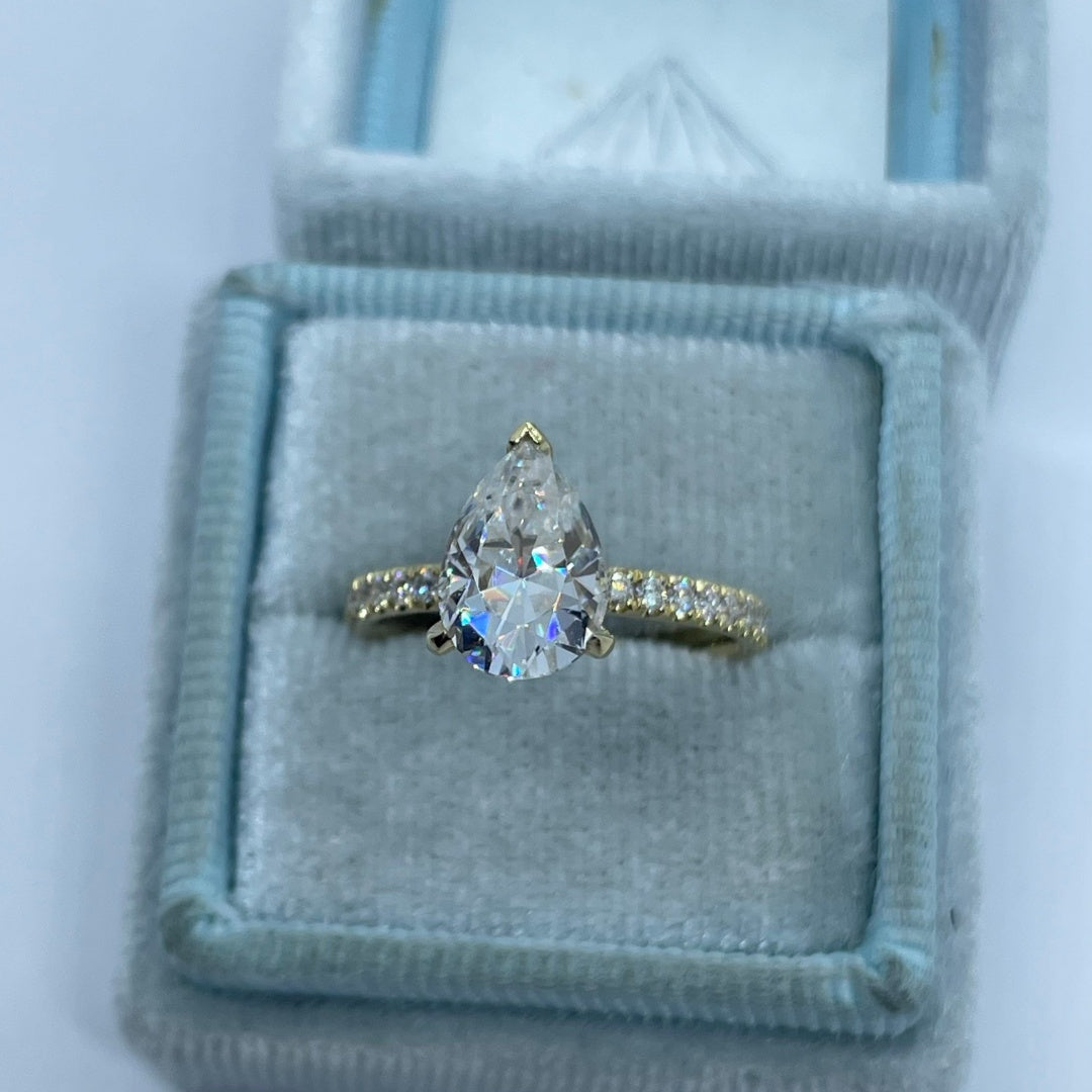 14K Gold Lab Grown Diamond CVD 2.5CT Pear-Cut Yellow Gold Under Halo Classic Ring