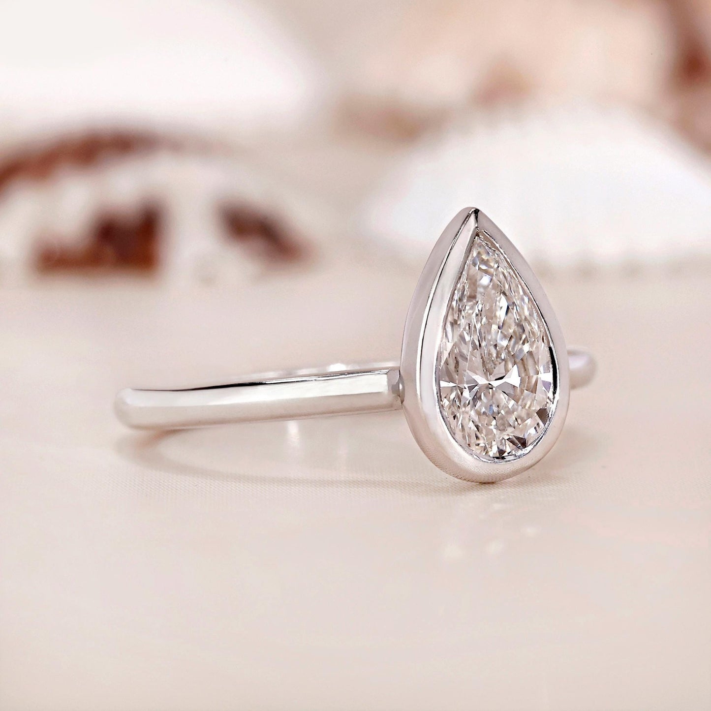 10K Gold Lab Grown Diamond CVD 1CT Pear-Cut Bezel Setting Simple and Stylish Promise Ring