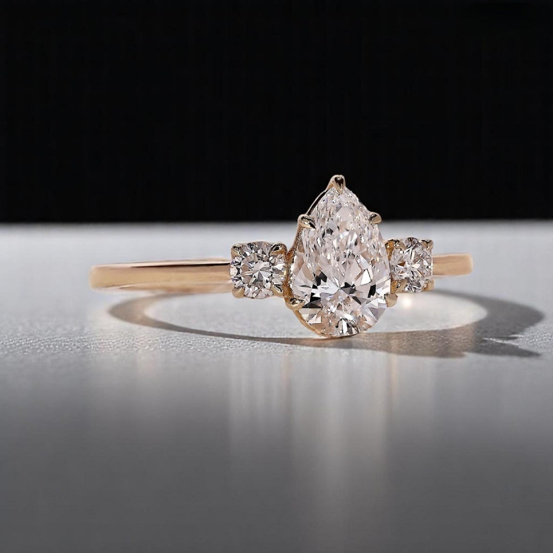 18K Gold Lab Grown Diamond CVD 2CT Pear-Cut Unique Design Promise Ring